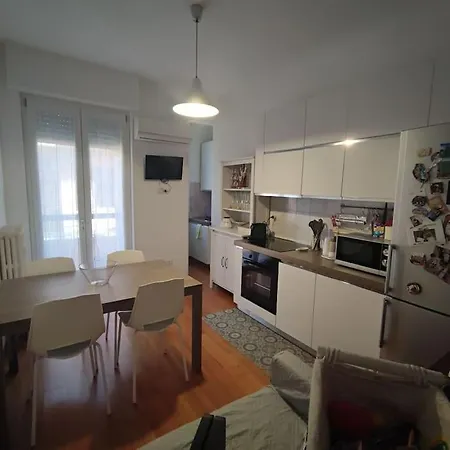 Esplora Comodamente E Poi Riposa Tranquillo Milan