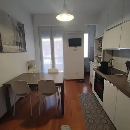 Esplora Comodamente E Poi Riposa Tranquillo Lägenhet Milano