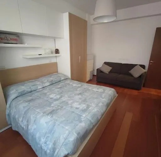 Esplora Comodamente E Poi Riposa Tranquillo Milan